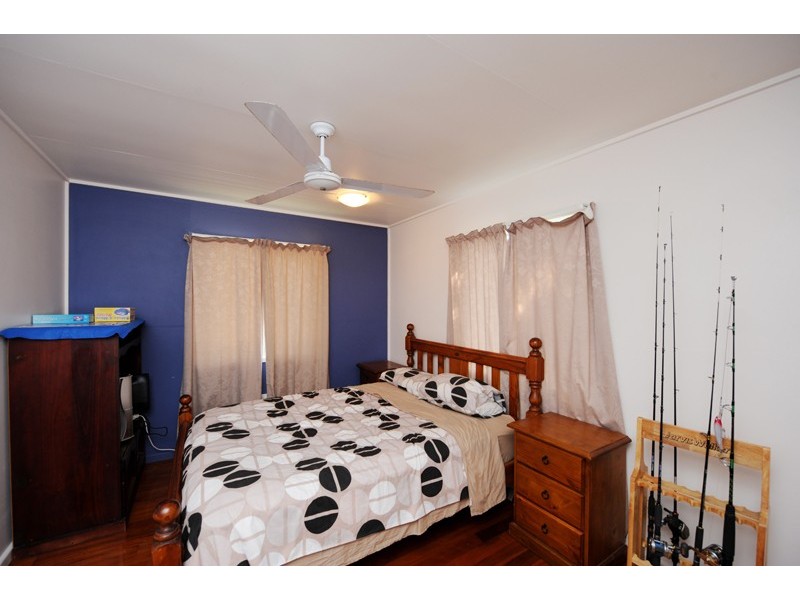 1 Peters Crescent, Gladstone QLD 4680