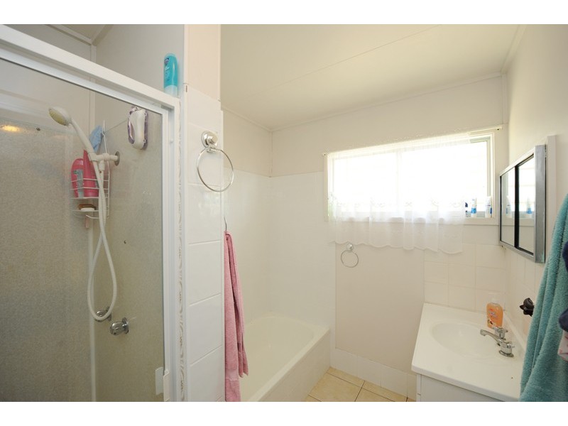 1 Peters Crescent, Gladstone QLD 4680