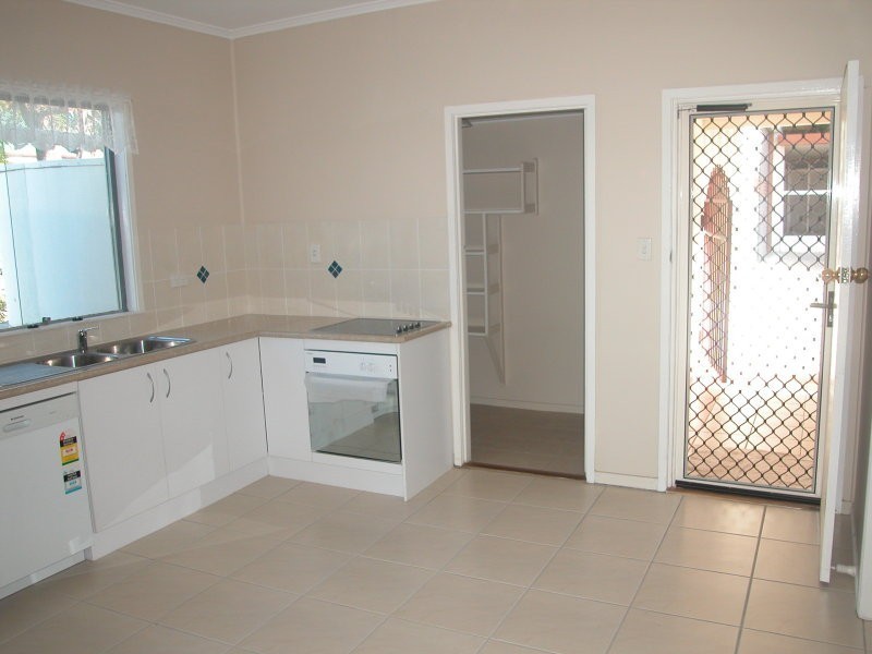 3 Yarroon Street, Gladstone City QLD 4680