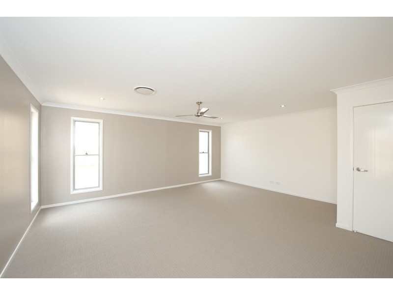 11 Iris Road, Gladstone QLD 4680