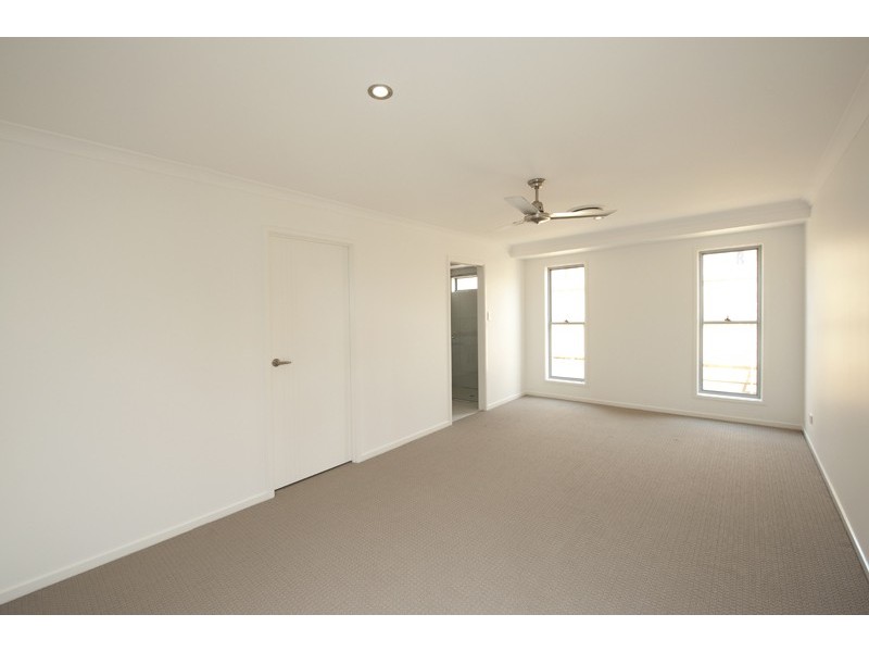 11 Iris Road, Gladstone QLD 4680