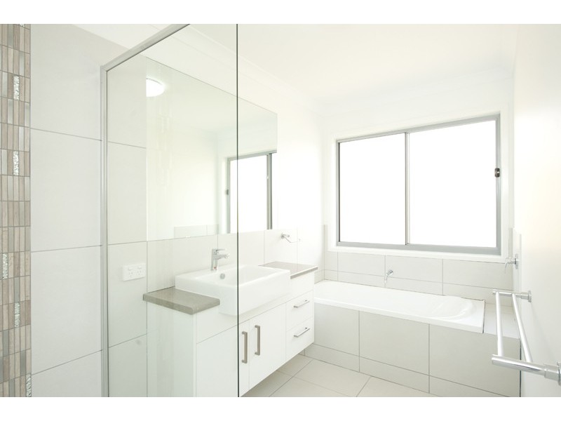 11 Iris Road, Gladstone QLD 4680