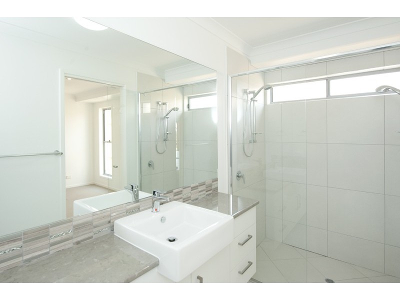 11 Iris Road, Gladstone QLD 4680