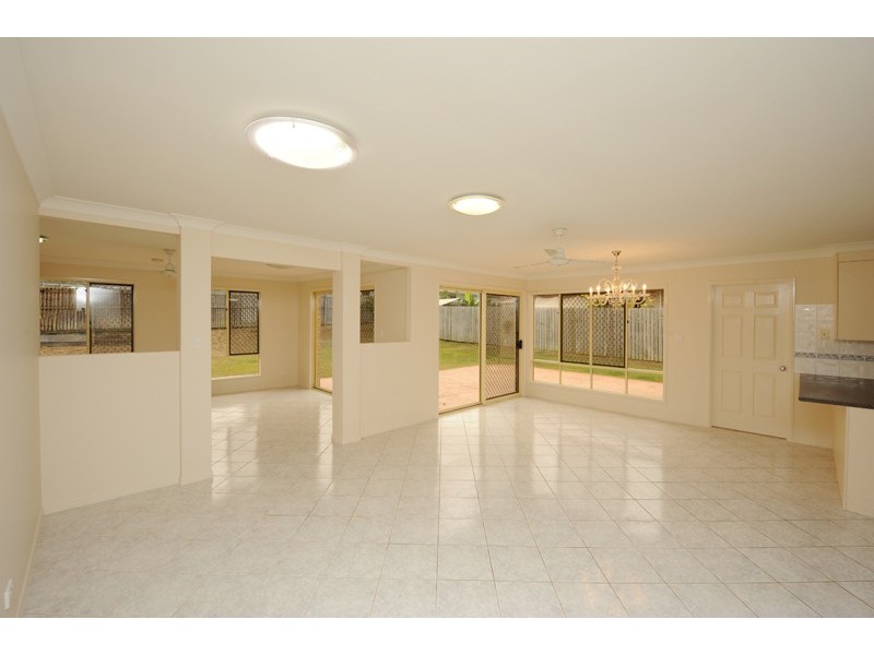 8 Huntington Court, Gladstone QLD 4680