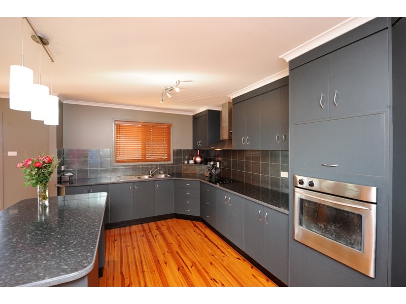 9 Erin Close, Gladstone QLD 4680