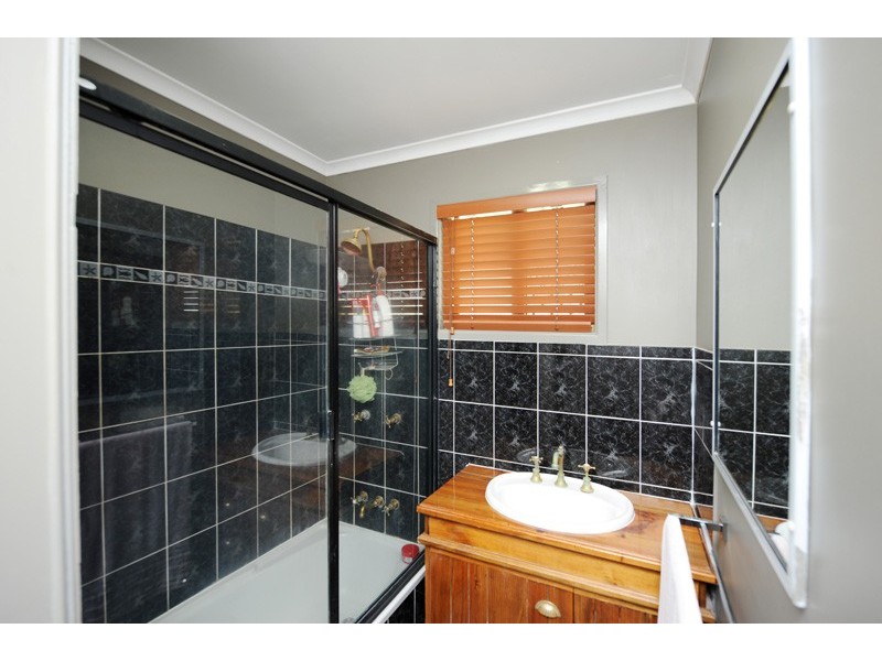 9 Erin Close, Gladstone QLD 4680