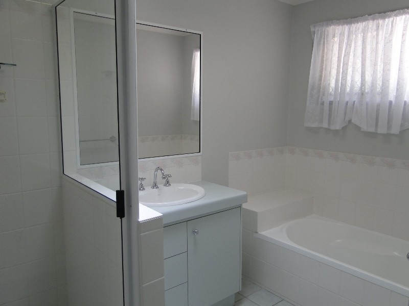 60 Gretel Drive, Gladstone QLD 4680