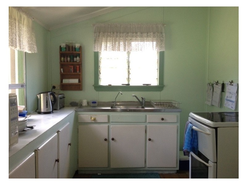 2 Murray Street, West Gladstone QLD 4680