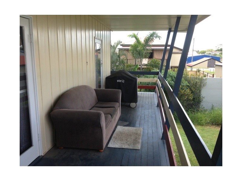 2 Murray Street, West Gladstone QLD 4680