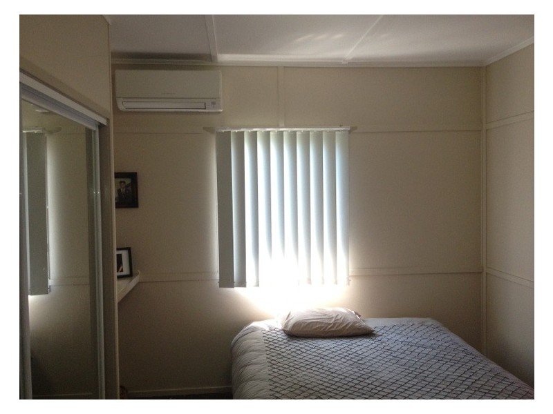 2 Murray Street, West Gladstone QLD 4680