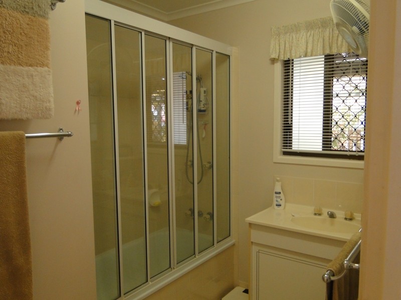 4 Erin Close, Gladstone QLD 4680