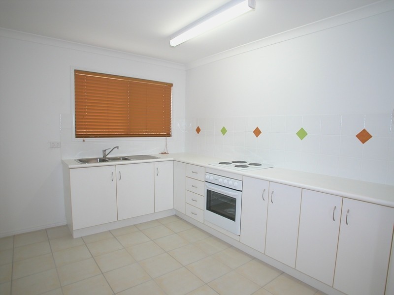 Units 1-5 / 33 Butler Street, New Auckland QLD 4680