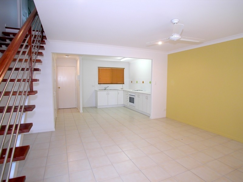 Units 1-5 / 33 Butler Street, New Auckland QLD 4680