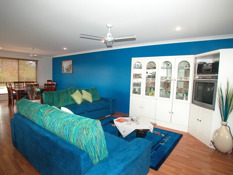 Units 1-5 / 33 Butler Street, New Auckland QLD 4680