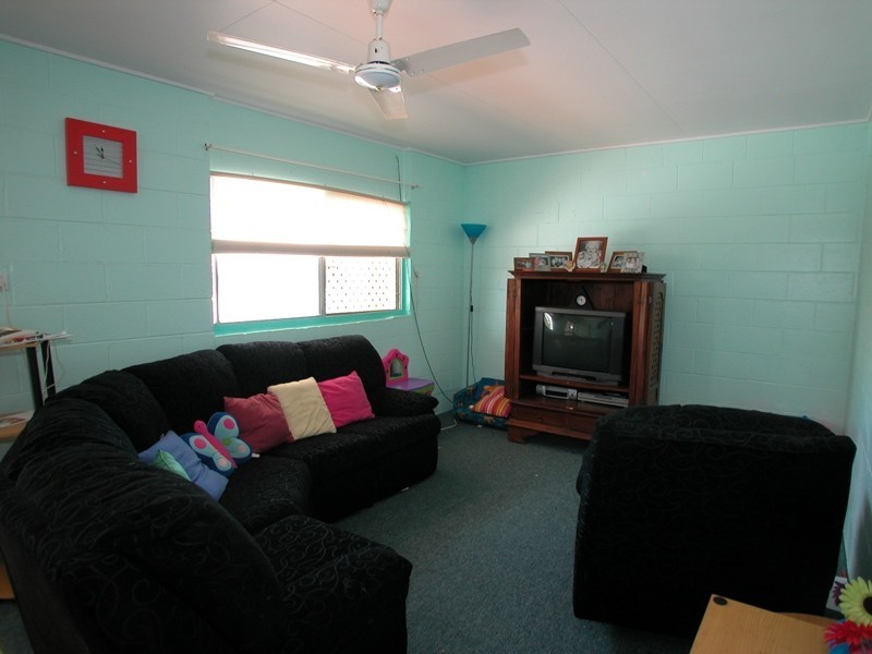 Units 1-5 / 33 Butler Street, New Auckland QLD 4680