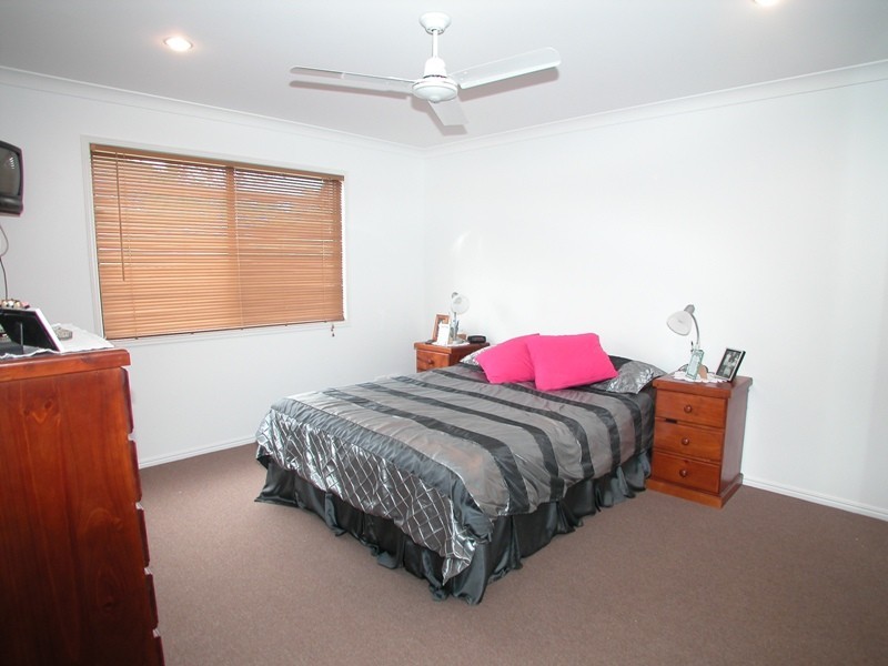 Units 1-5 / 33 Butler Street, New Auckland QLD 4680