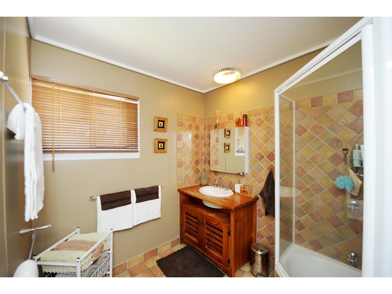 227  Oaka Street, Gladstone QLD 4680