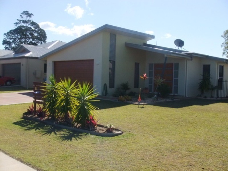 8 Barramundi Drive, Burrum Heads QLD 4659