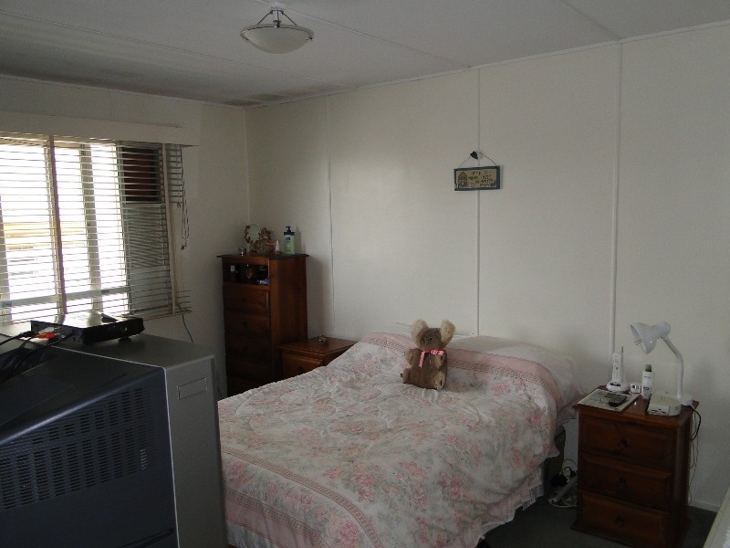 27 Hunter Street, Gladstone QLD 4680