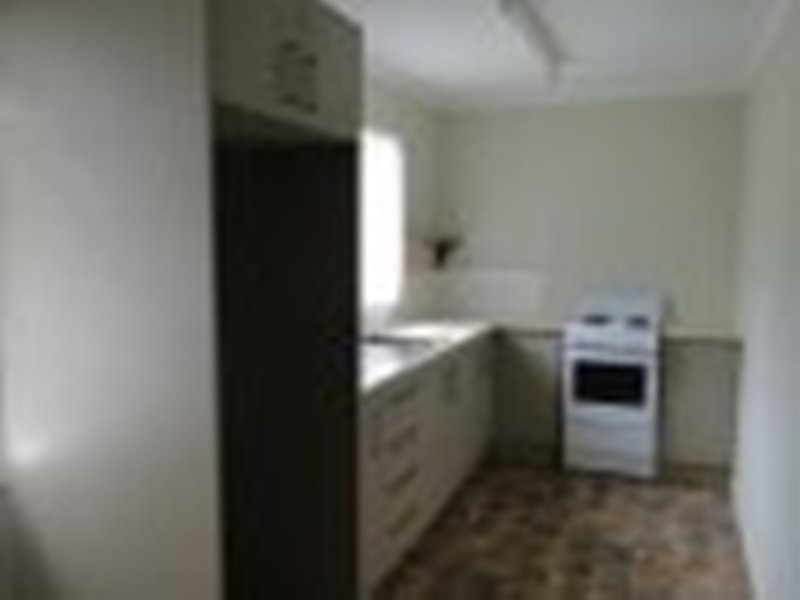 2 Pashley Street, Gladstone QLD 4680