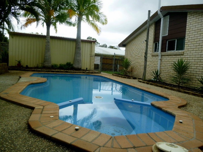 15 Carinya Drive, Clinton QLD 4680