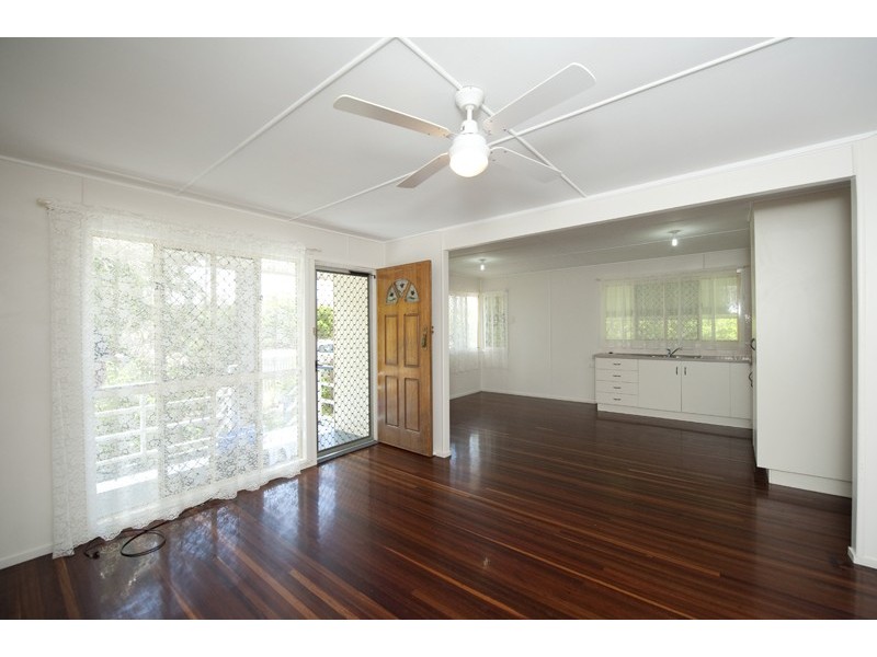 8 Brisbane Street, Barney Point QLD 4680