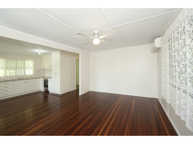 8 Brisbane Street, Barney Point QLD 4680