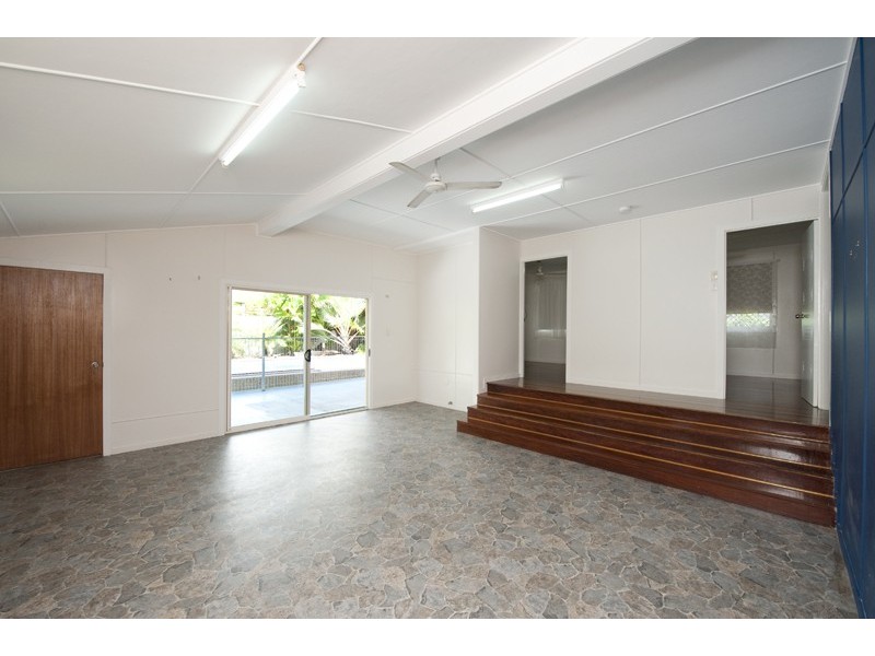 8 Brisbane Street, Barney Point QLD 4680
