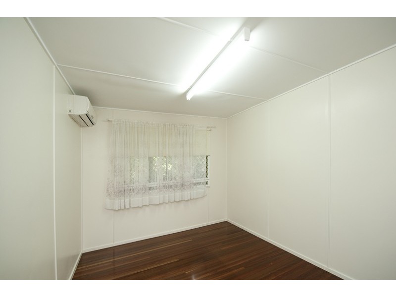 8 Brisbane Street, Barney Point QLD 4680