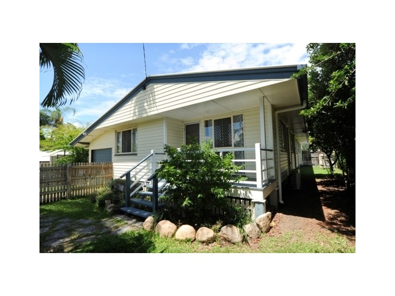 8 Brisbane Street, Barney Point QLD 4680