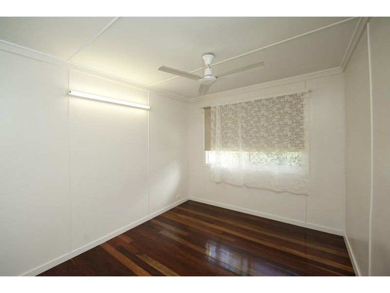 8 Brisbane Street, Barney Point QLD 4680