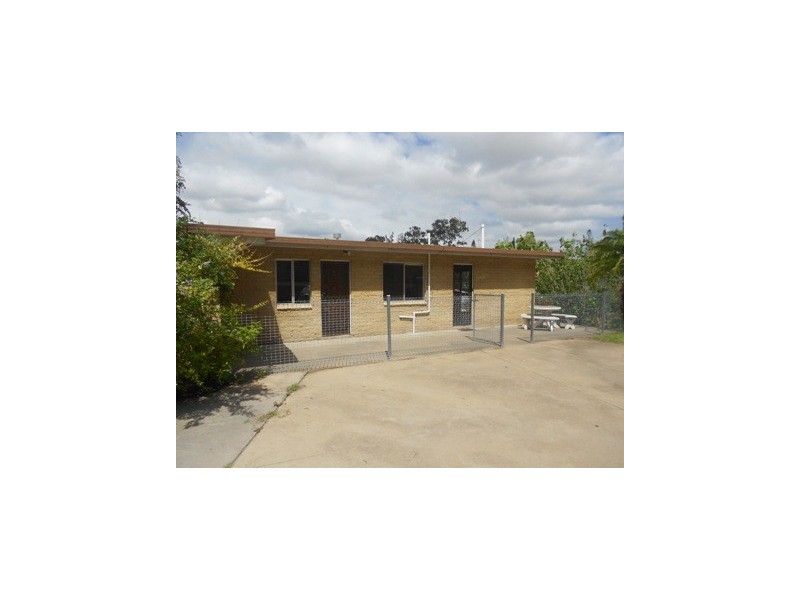 2/32 Boles Street, Gladstone QLD 4680