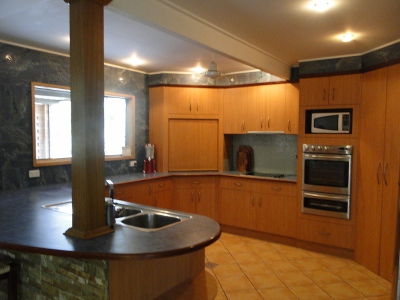79 Allunga Drive, Glen Eden QLD 4680