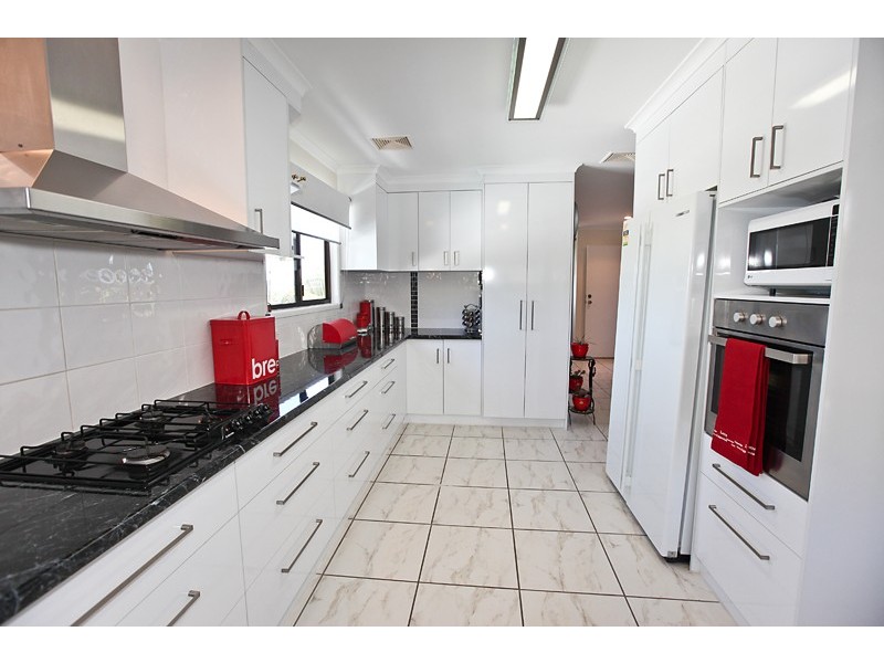 1 St Clements Close, Telina QLD 4680