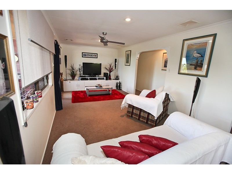 1 St Clements Close, Telina QLD 4680