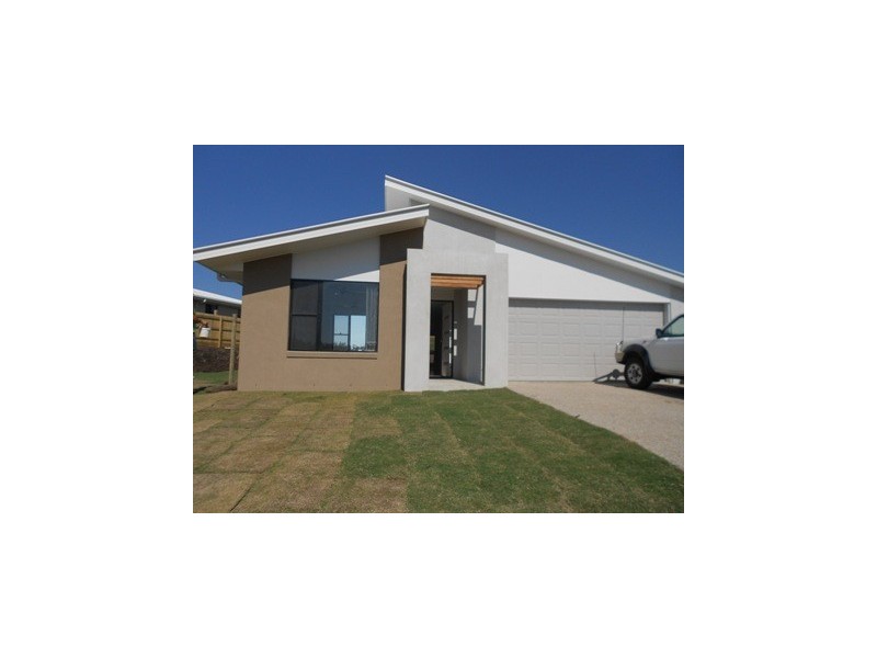 4 Giles, Glen Eden QLD 4680