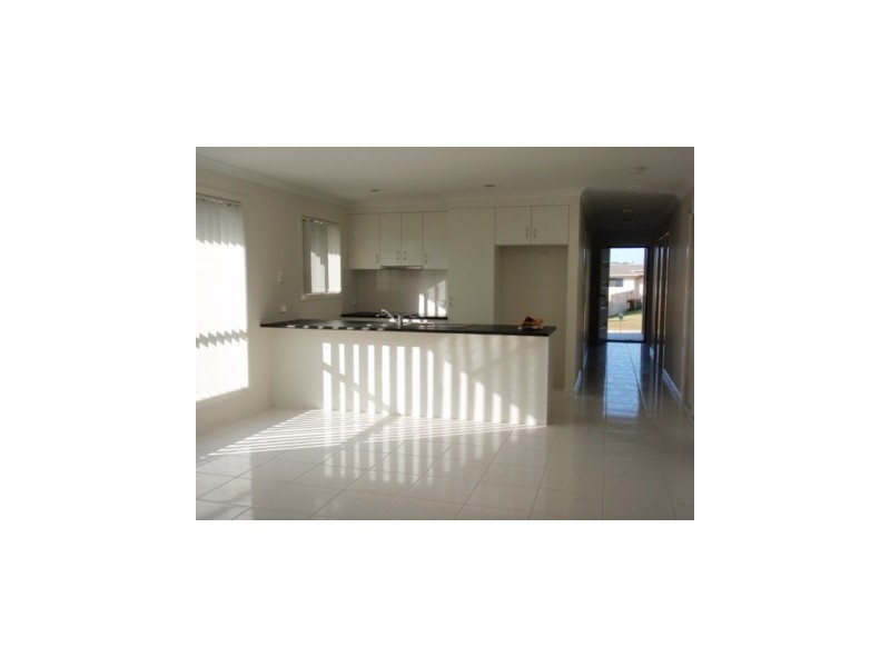4 Giles, Glen Eden QLD 4680