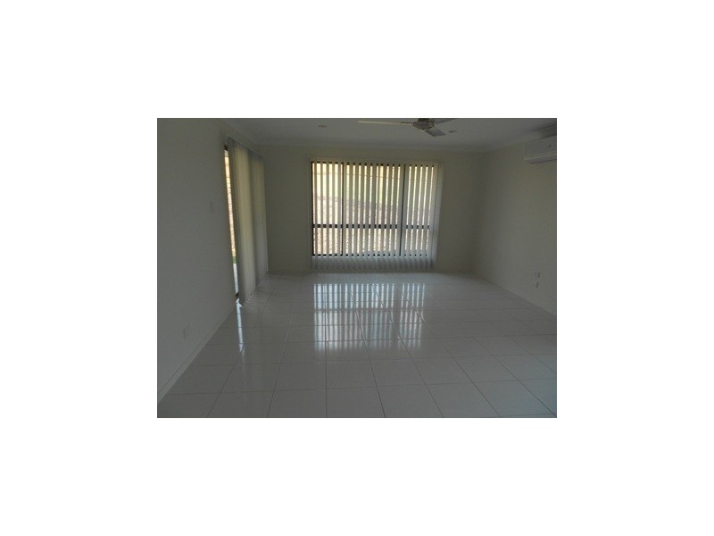 4 Giles, Glen Eden QLD 4680