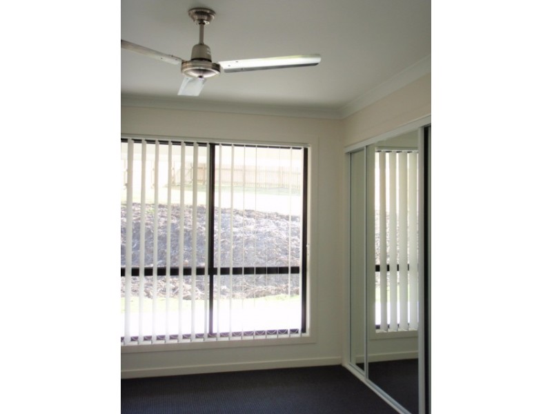 4 Giles, Glen Eden QLD 4680