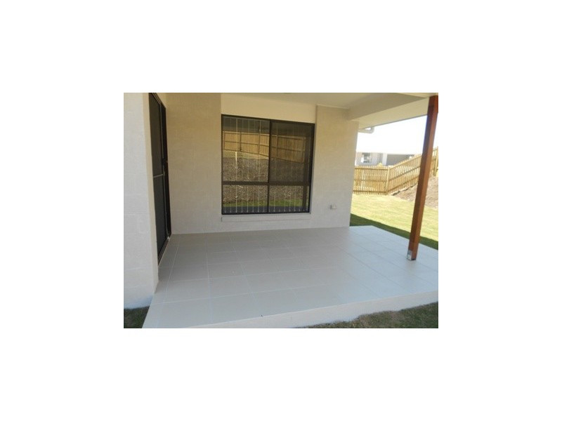 4 Giles, Glen Eden QLD 4680