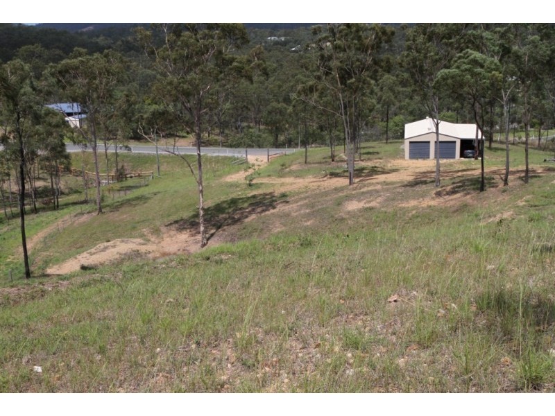 118 Flora Dr, Beecher QLD 4680