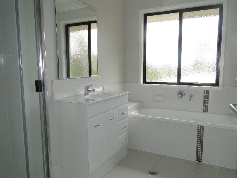 25 Ouston Place, South Gladstone QLD 4680