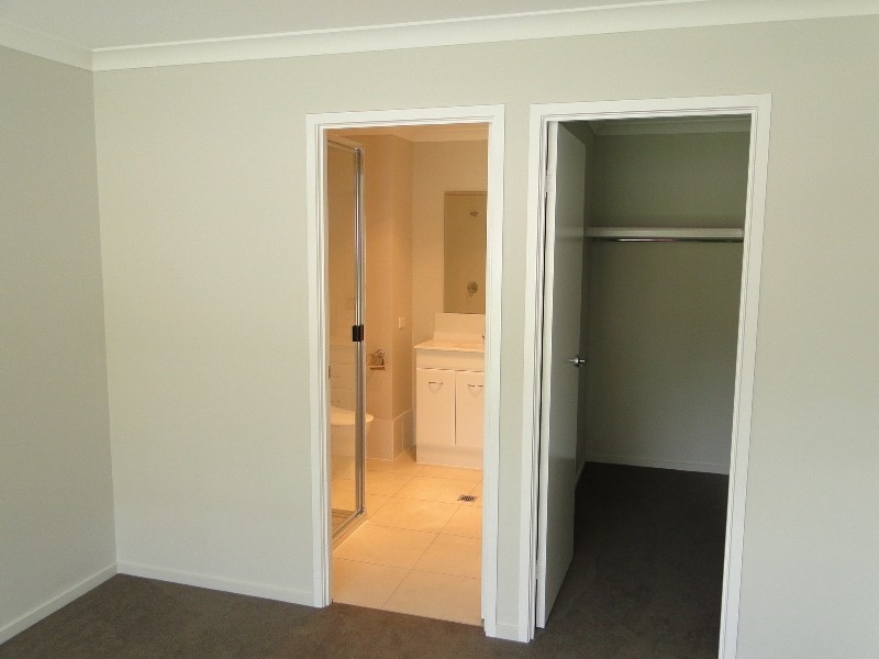 25 Ouston Place, South Gladstone QLD 4680