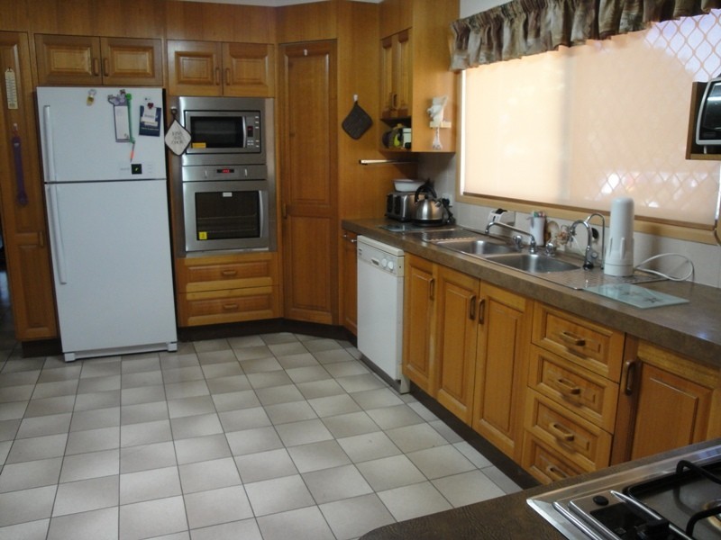 27 Philip Street, South Gladstone QLD 4680