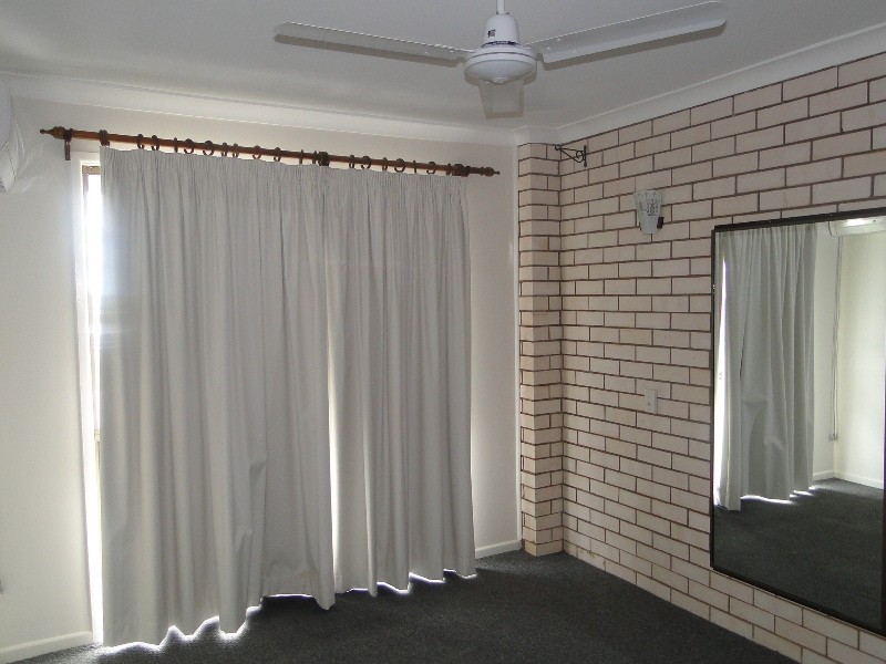 3/16  Kent Street, West Gladstone QLD 4680