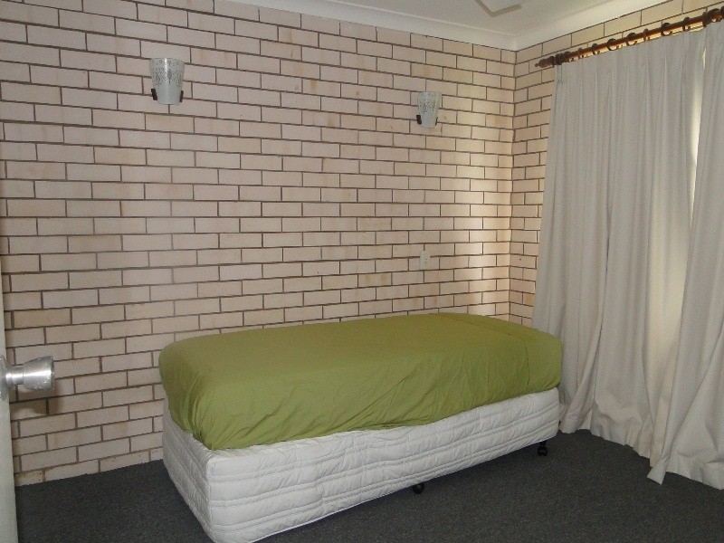 3/16  Kent Street, West Gladstone QLD 4680