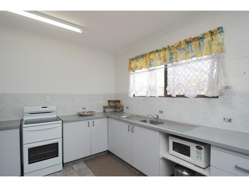 20 Cook Street, West Gladstone QLD 4680