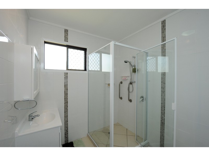 20 Cook Street, West Gladstone QLD 4680