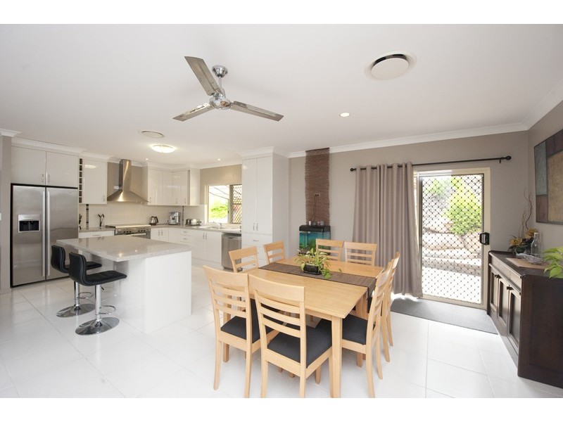 10 Selwyn Close, Telina QLD 4680