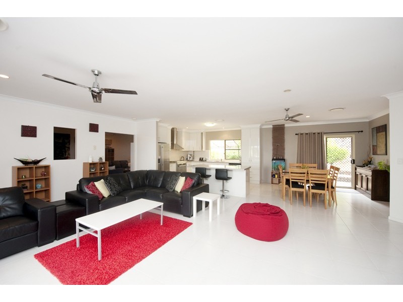 10 Selwyn Close, Telina QLD 4680